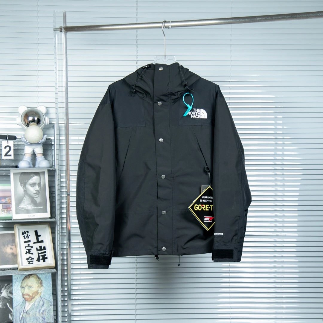 黑色 Black