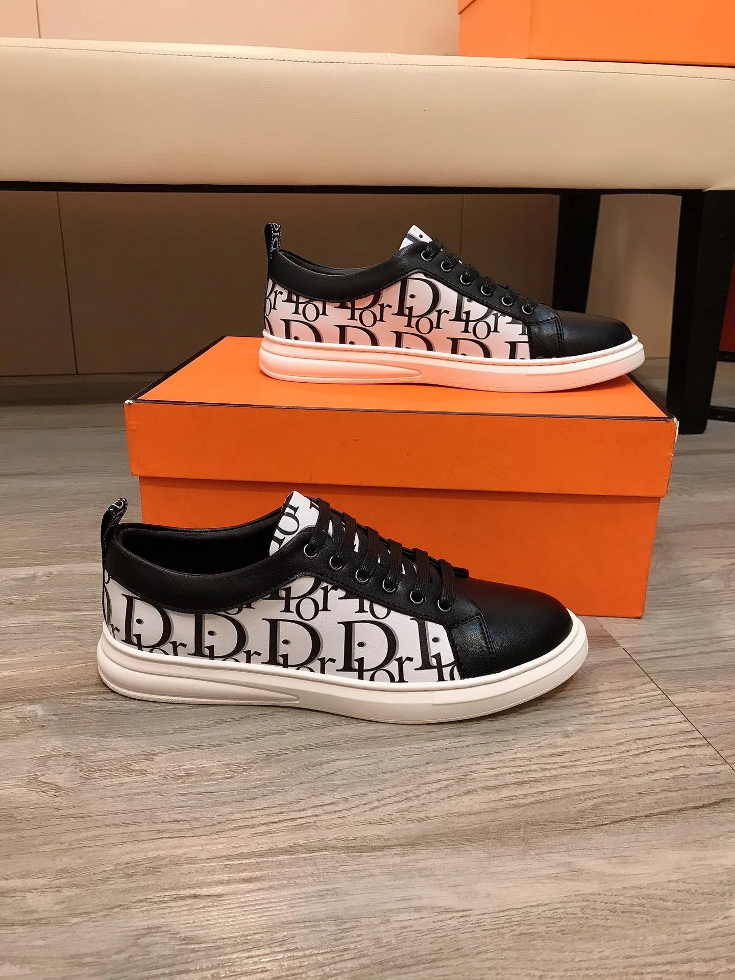 32黑白
