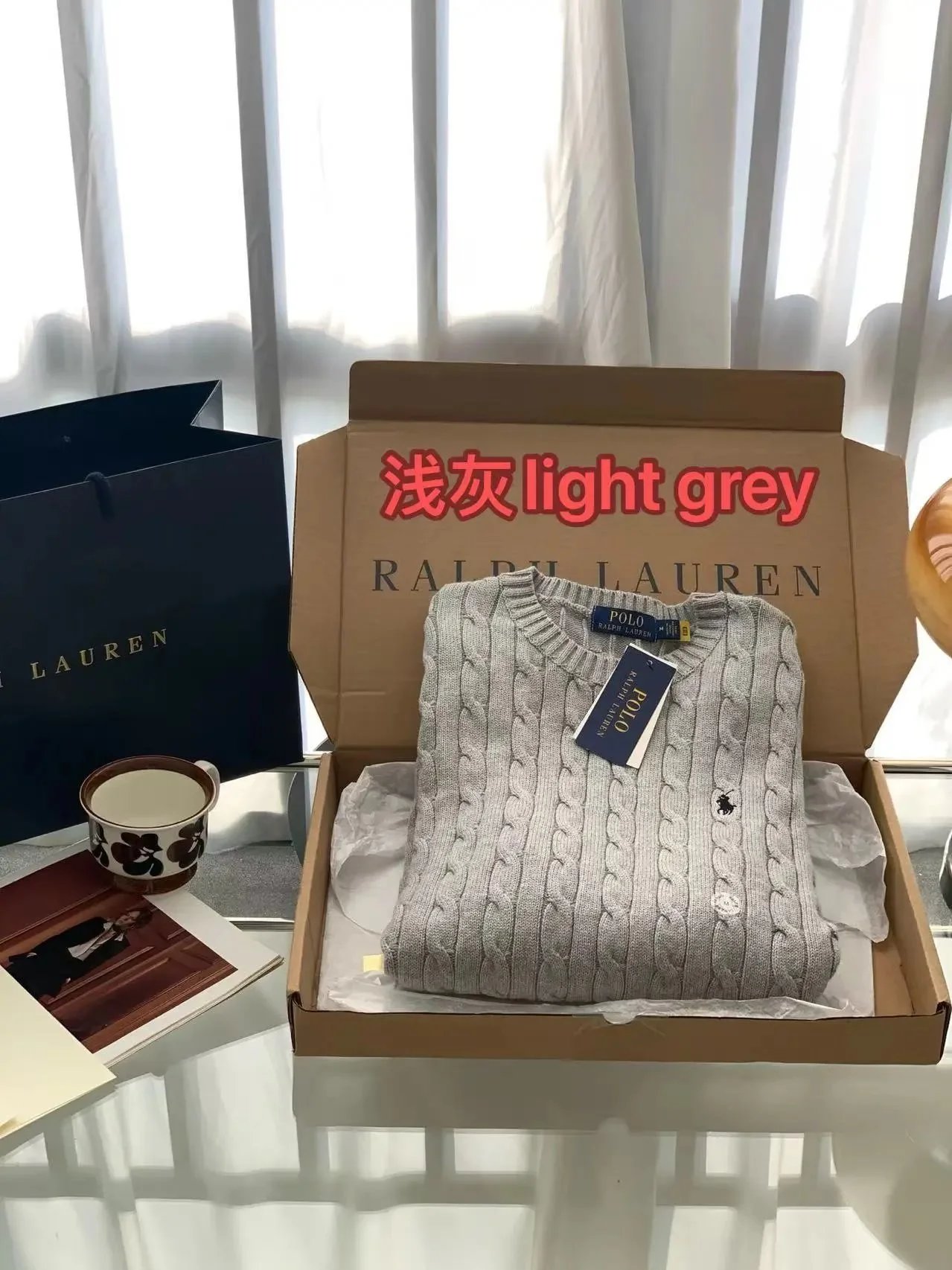浅灰light gray