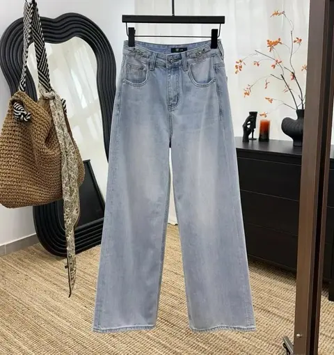 Light Wash Wide Leg Jeans