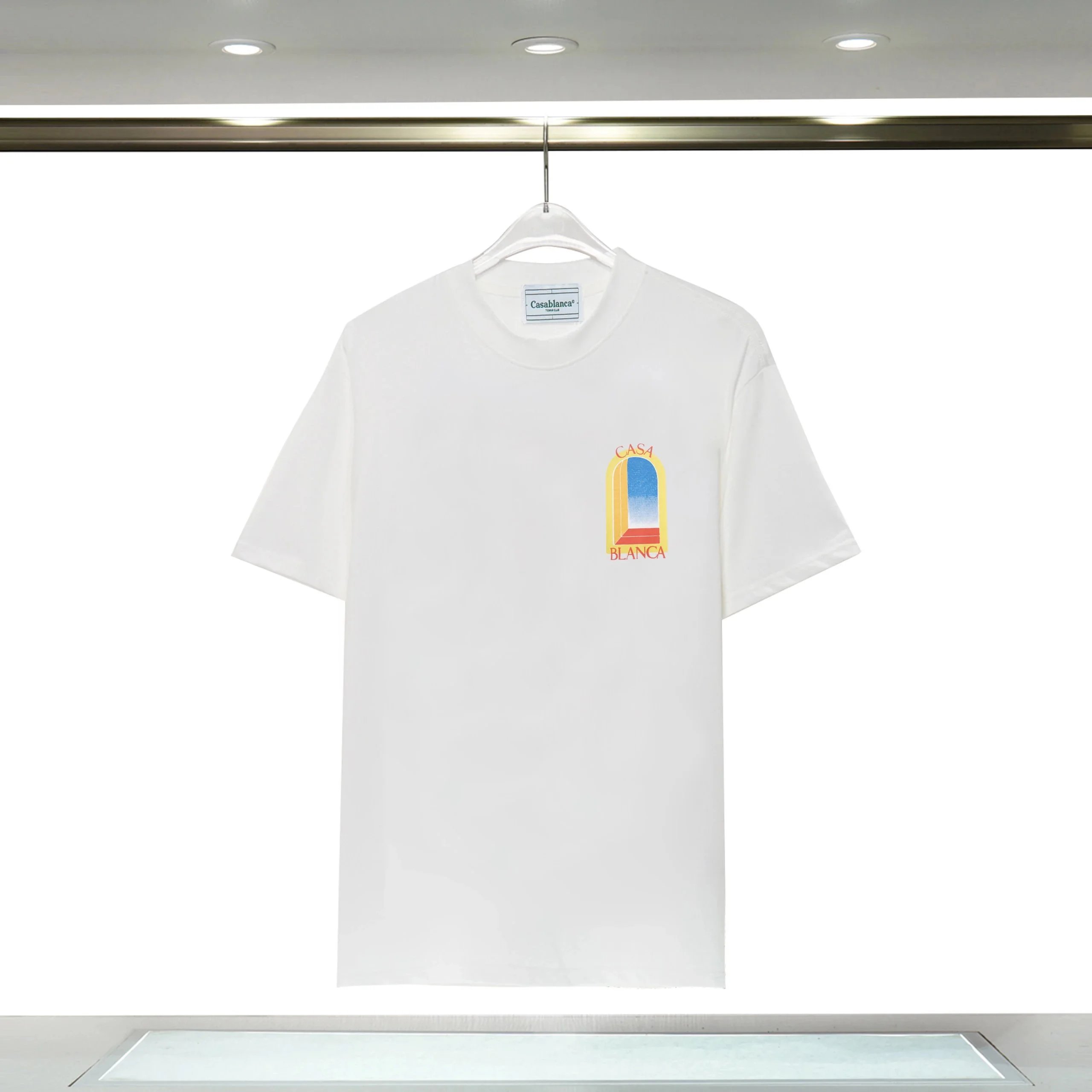 28白色