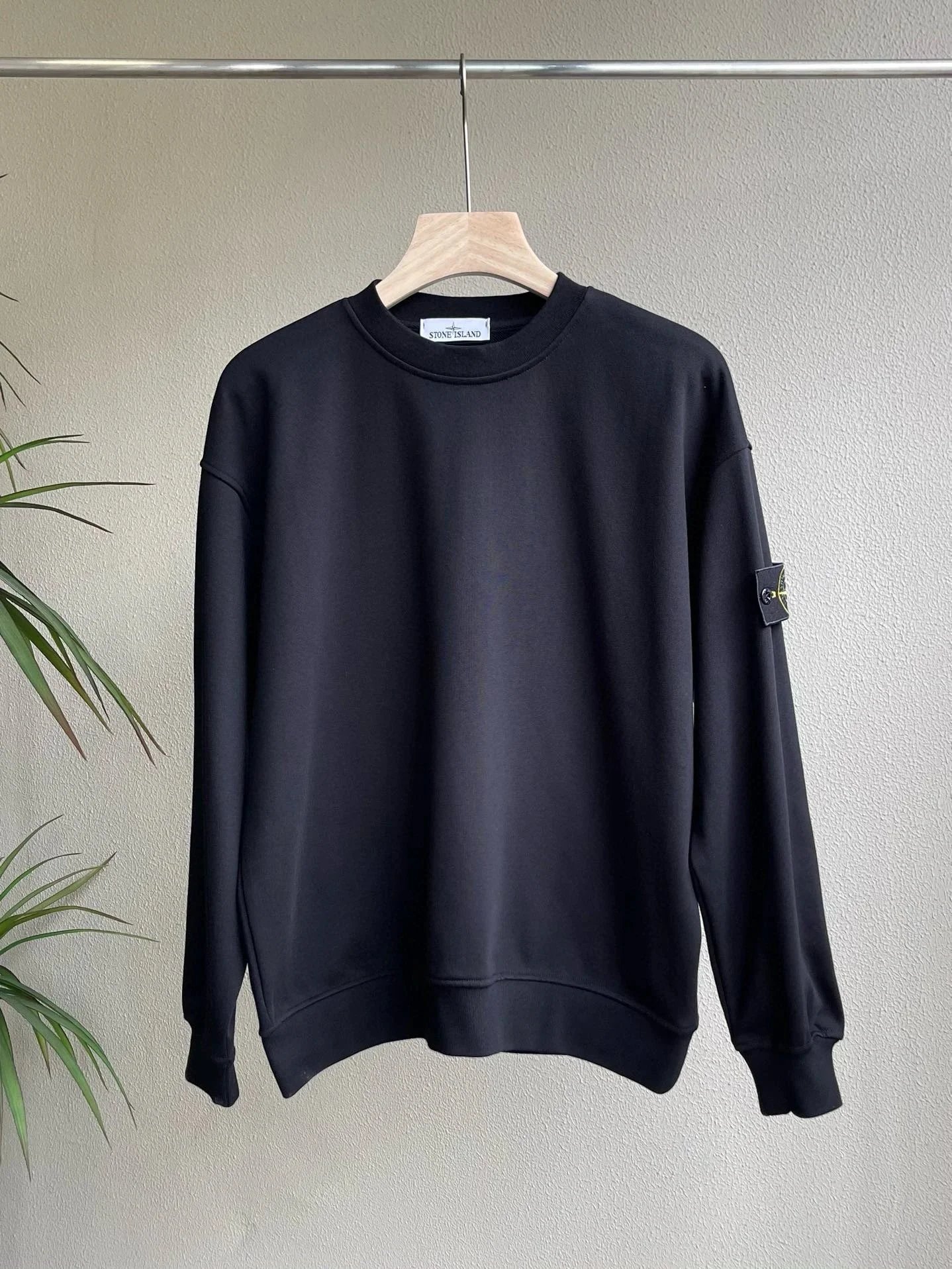 黑色 Black