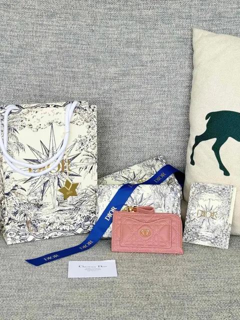 Dior Christian Dior Pink Quilted Wallet with Star Pattern Packaging