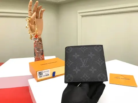 Louis Vuitton Monogram Canvas Wallet