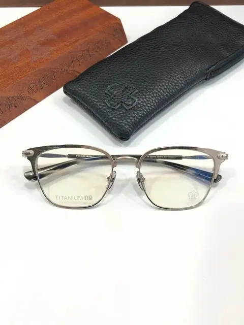 TITANIUM II Eyeglasses with Leather Case and Wooden Box