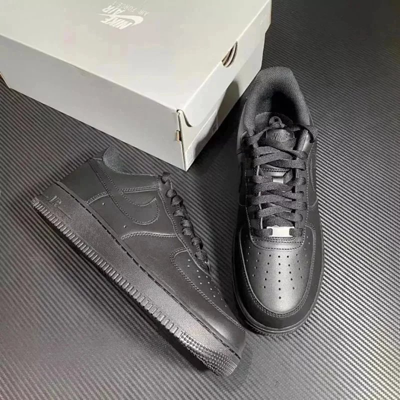 AF1纯黑低帮CW2288-001