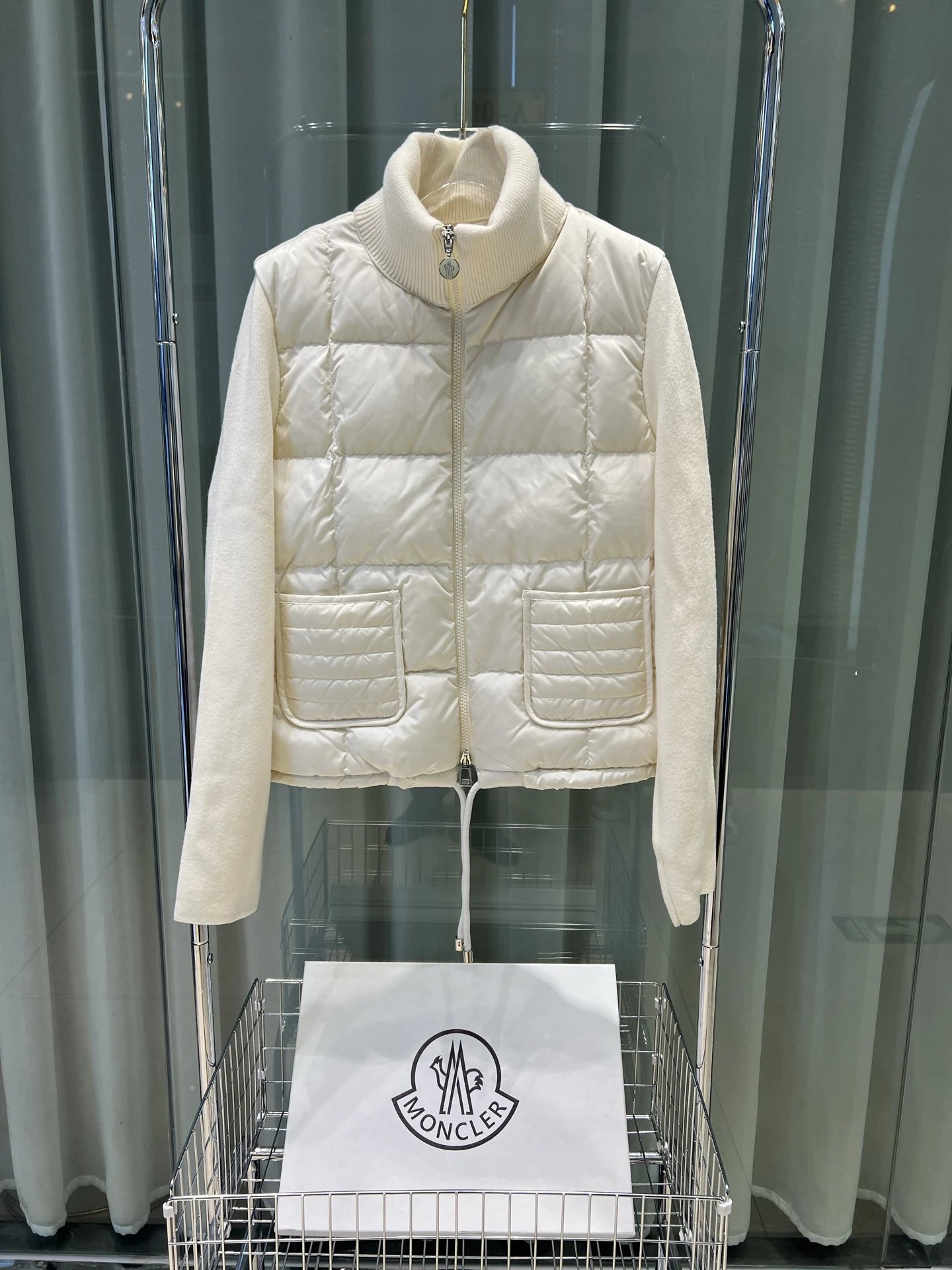 白色White