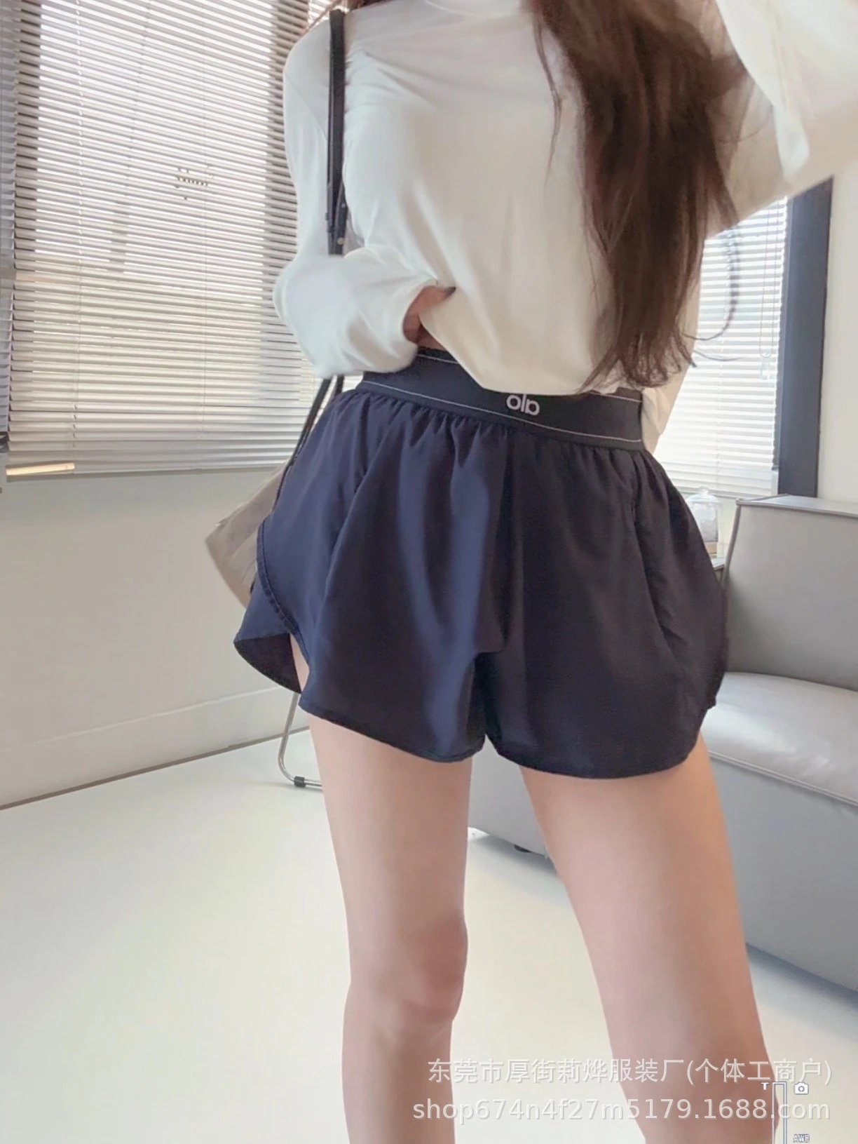 藏青色