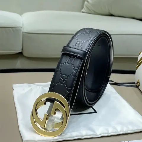 Gucci Black Leather Belt with Gold GG Buckle