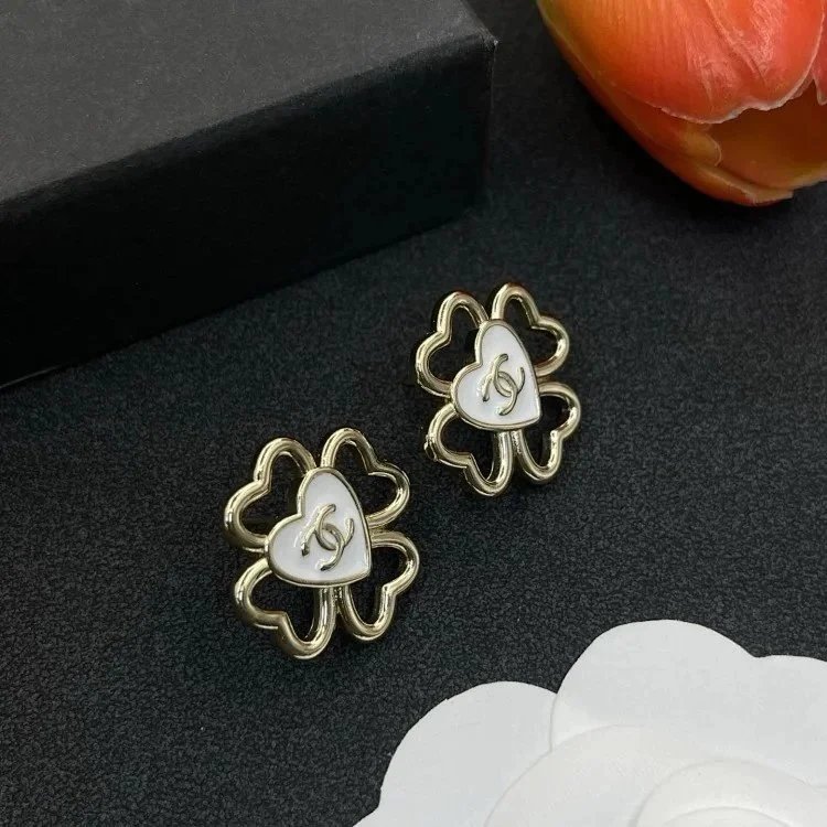 4CHANEL