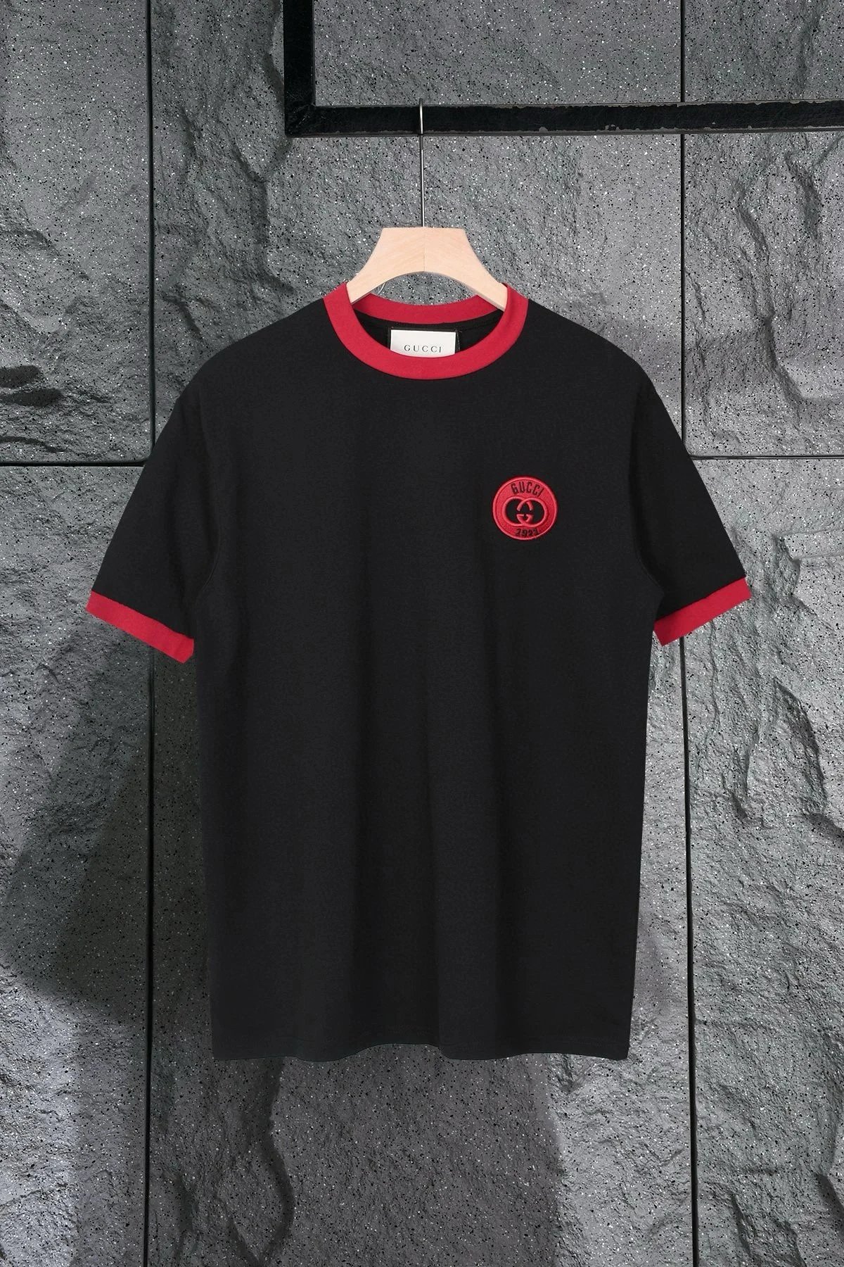 黑色 Black