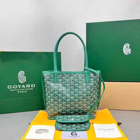 Goyard Saint Louis Tote Bag in Green Monogram Canvas