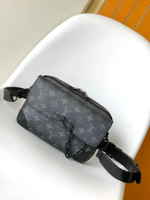 Louis Vuitton Monogram Canvas Crossbody Bag