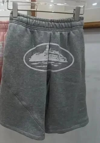 灰色