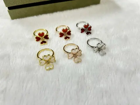 VCA Four-Heart Mother-of-Pearl Ring