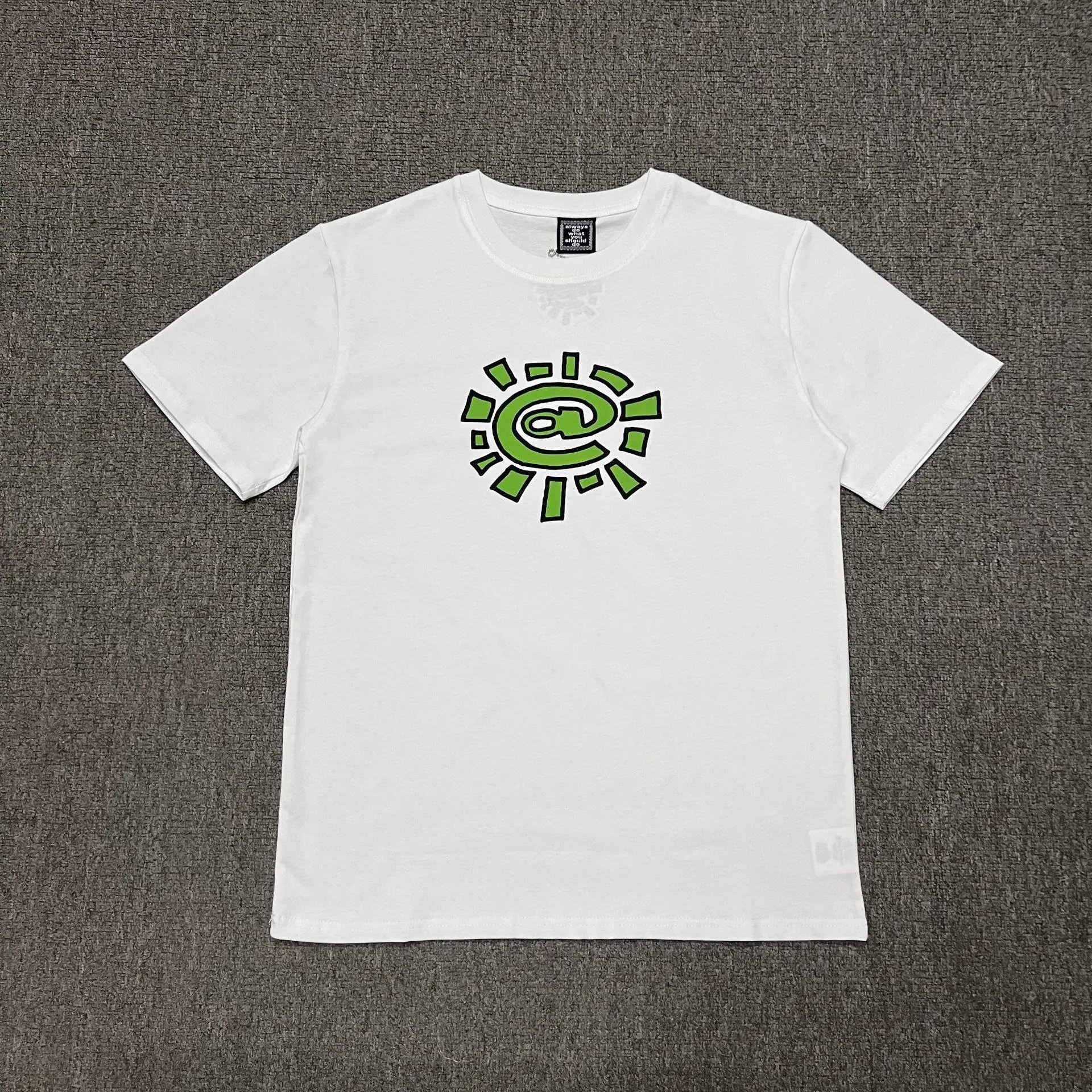 AD04白绿
