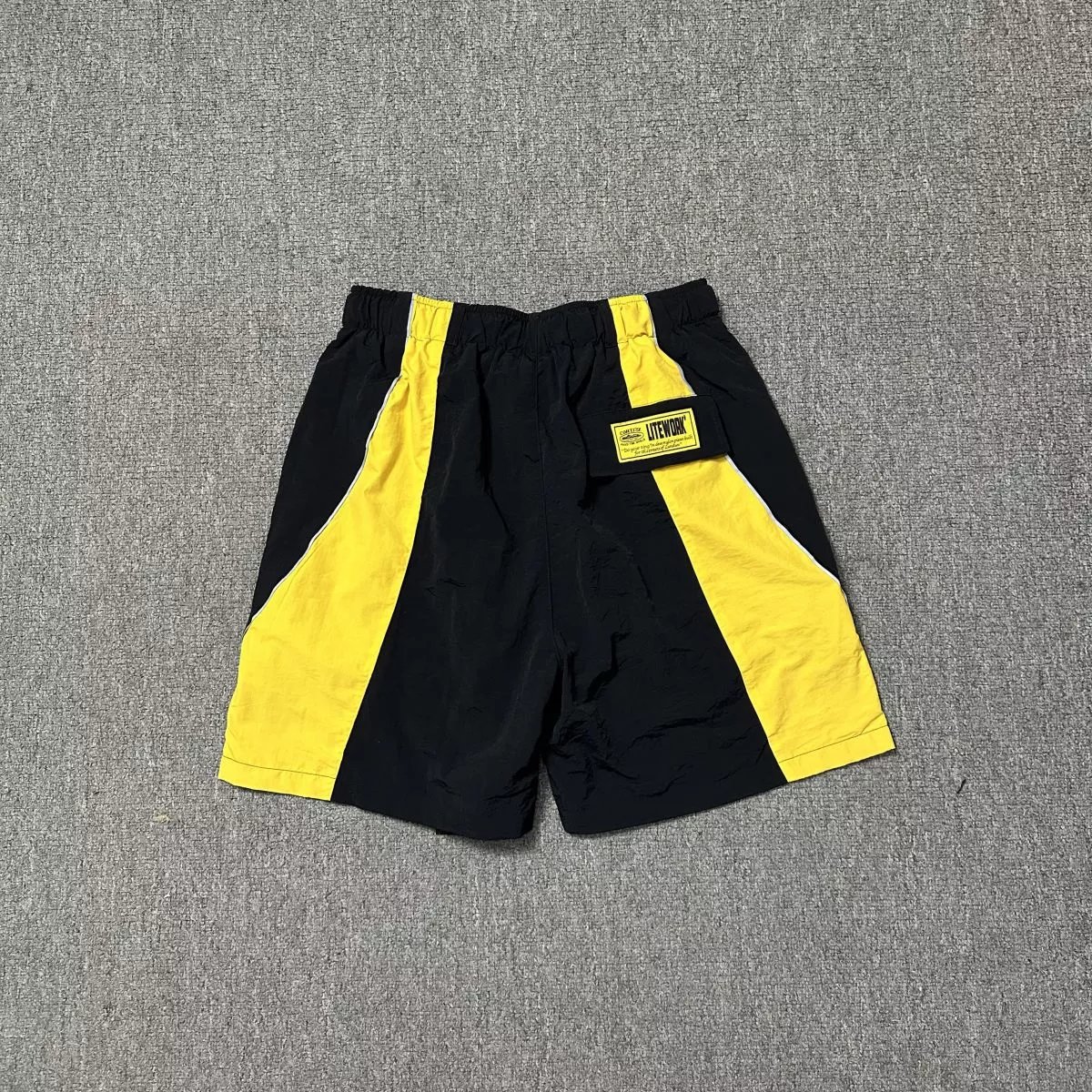 15黑黄