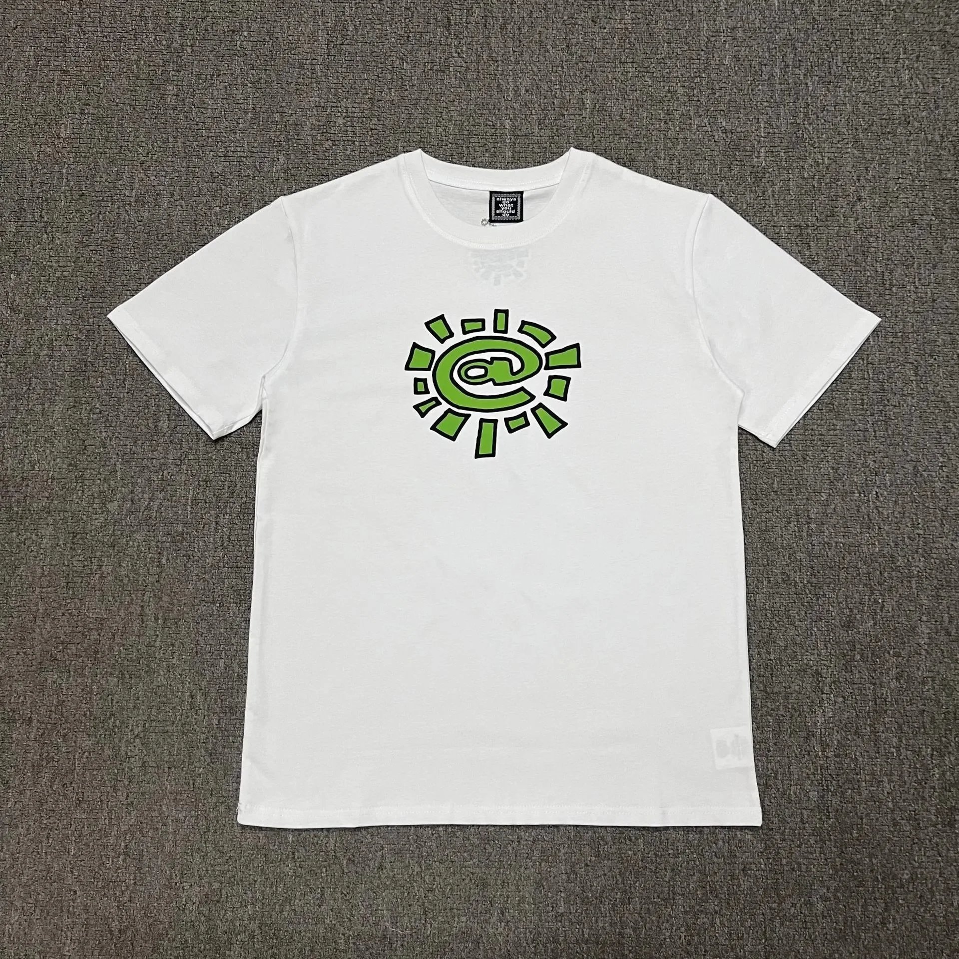 AD04白绿