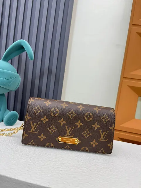 Louis Vuitton Monogram Clutch Wallet