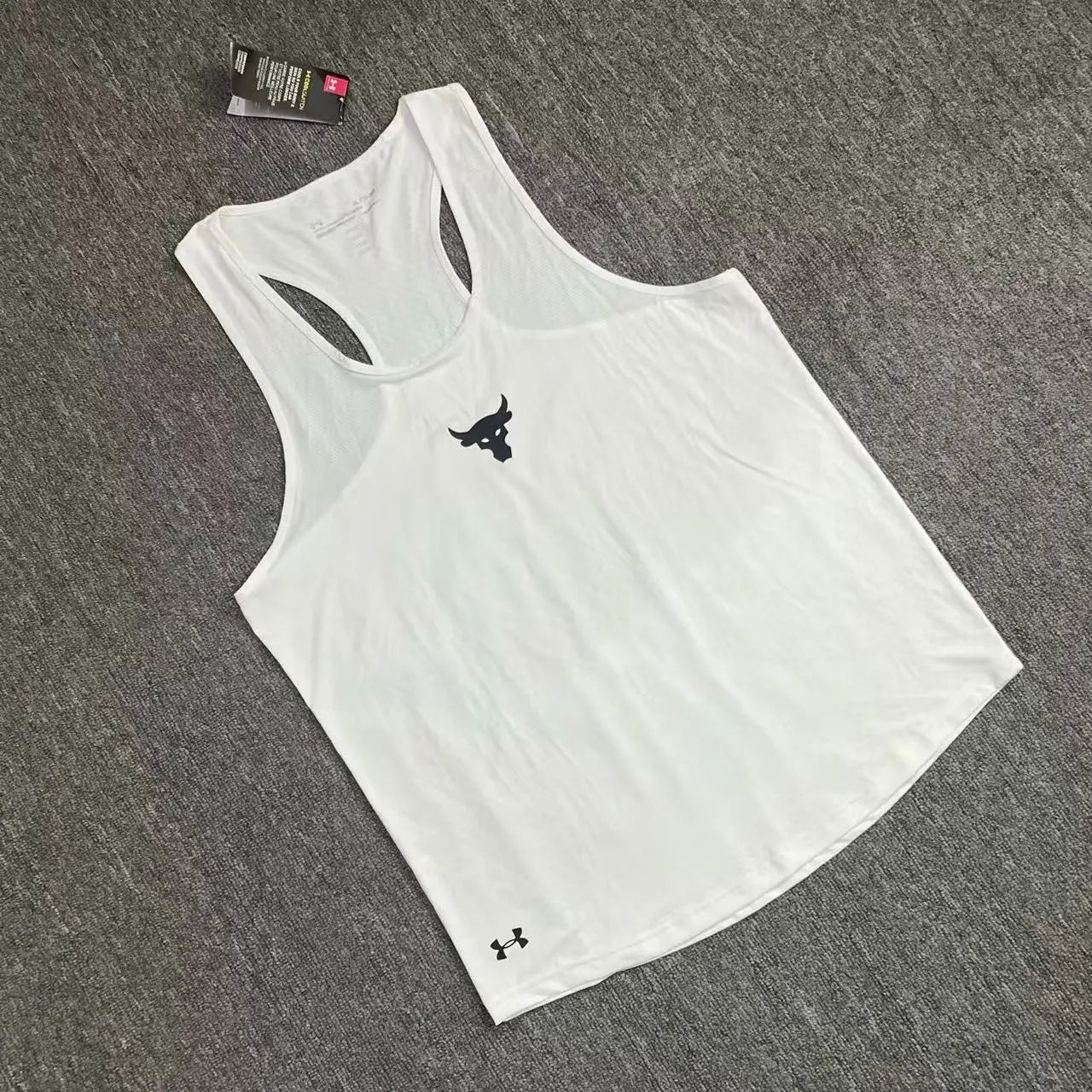 白色紧身背心