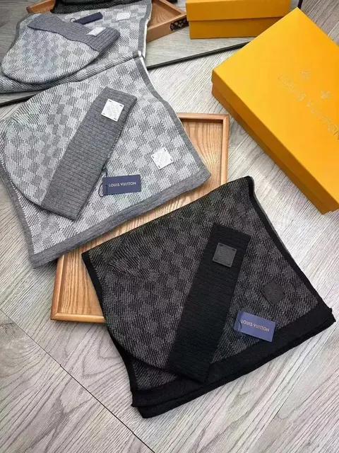 Louis Vuitton Monogram Knit Scarf
