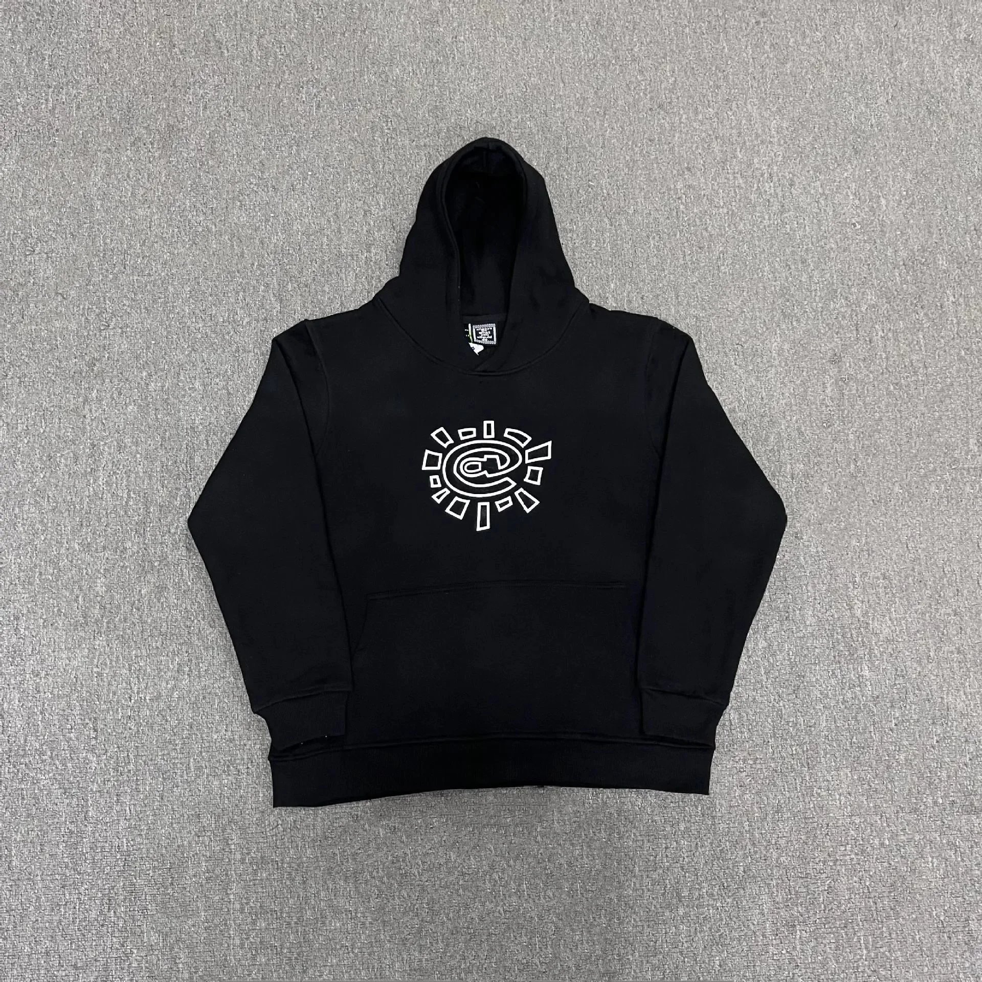 AD01 黑色卫衣