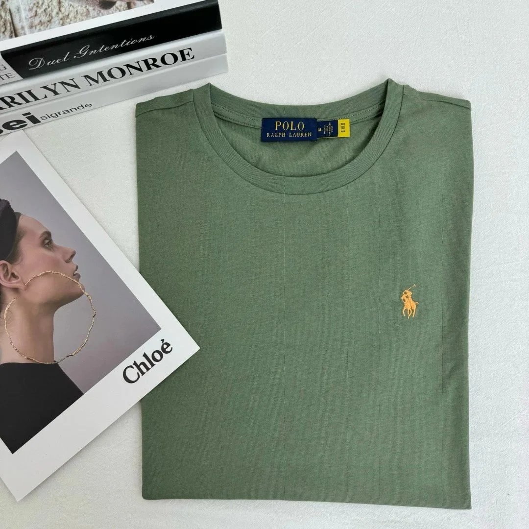 军绿色army green
