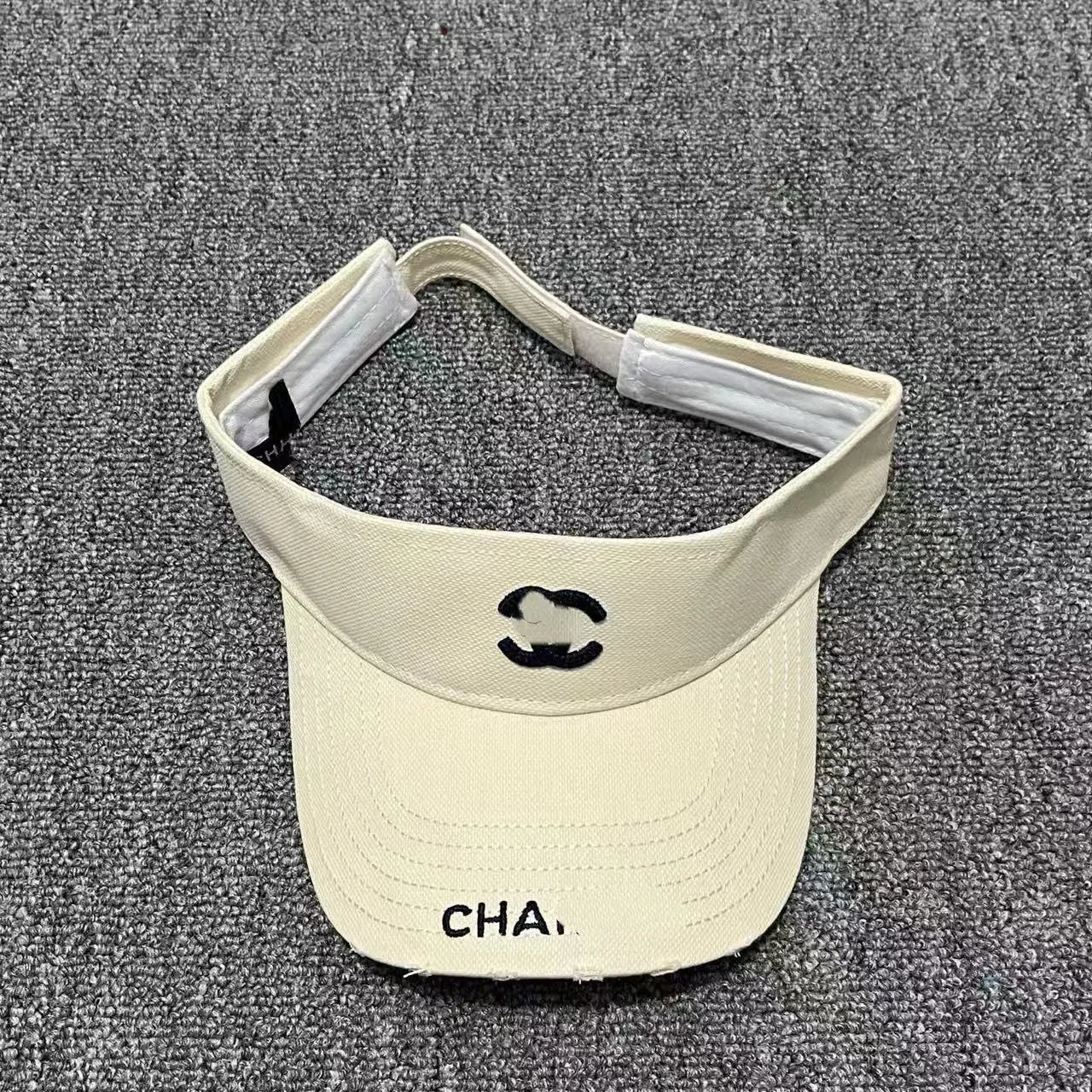 米白色