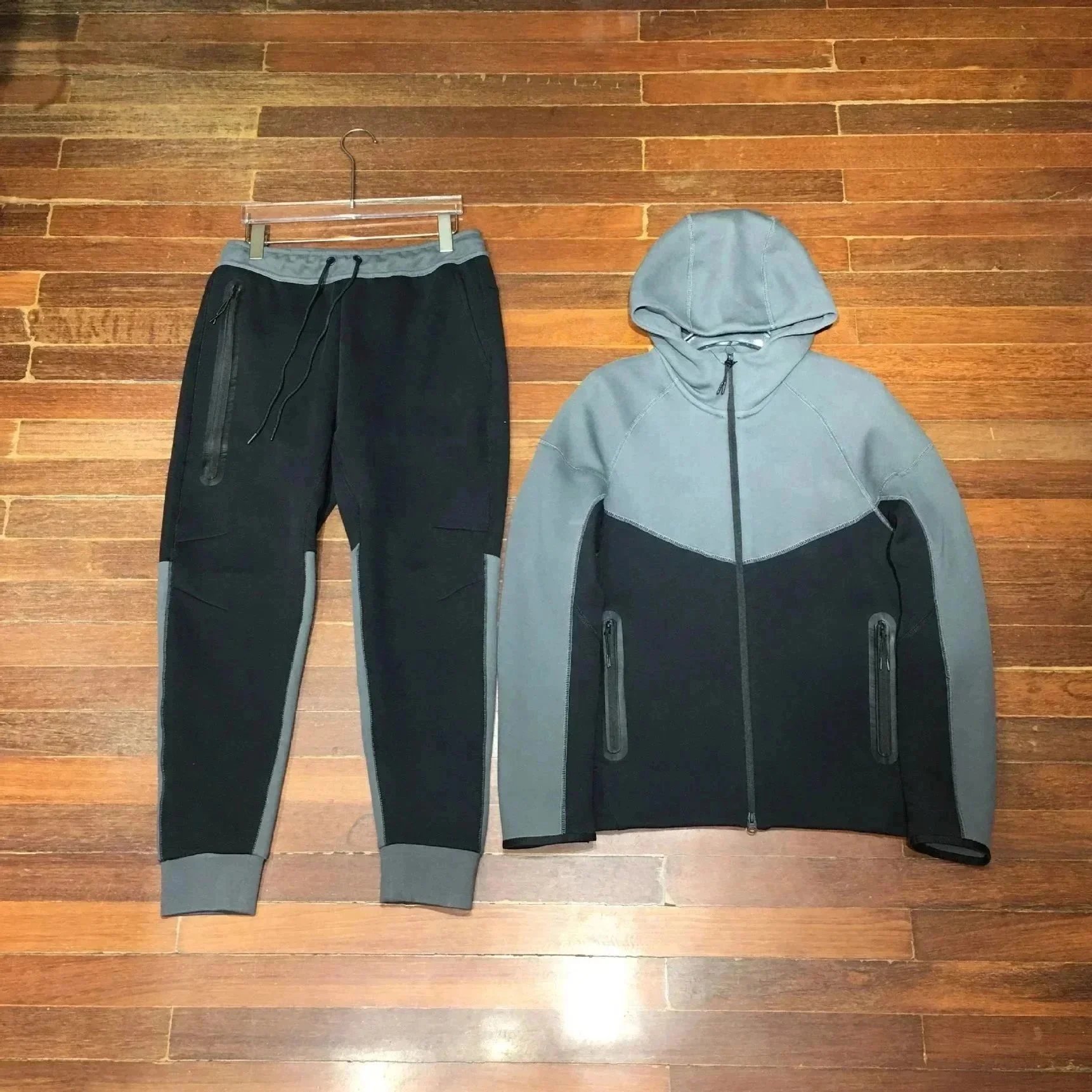 绿黑色双侧拉链套装