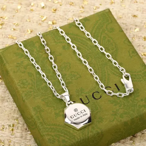 Gucci Silver Chain Necklace with Hexagonal Pendant