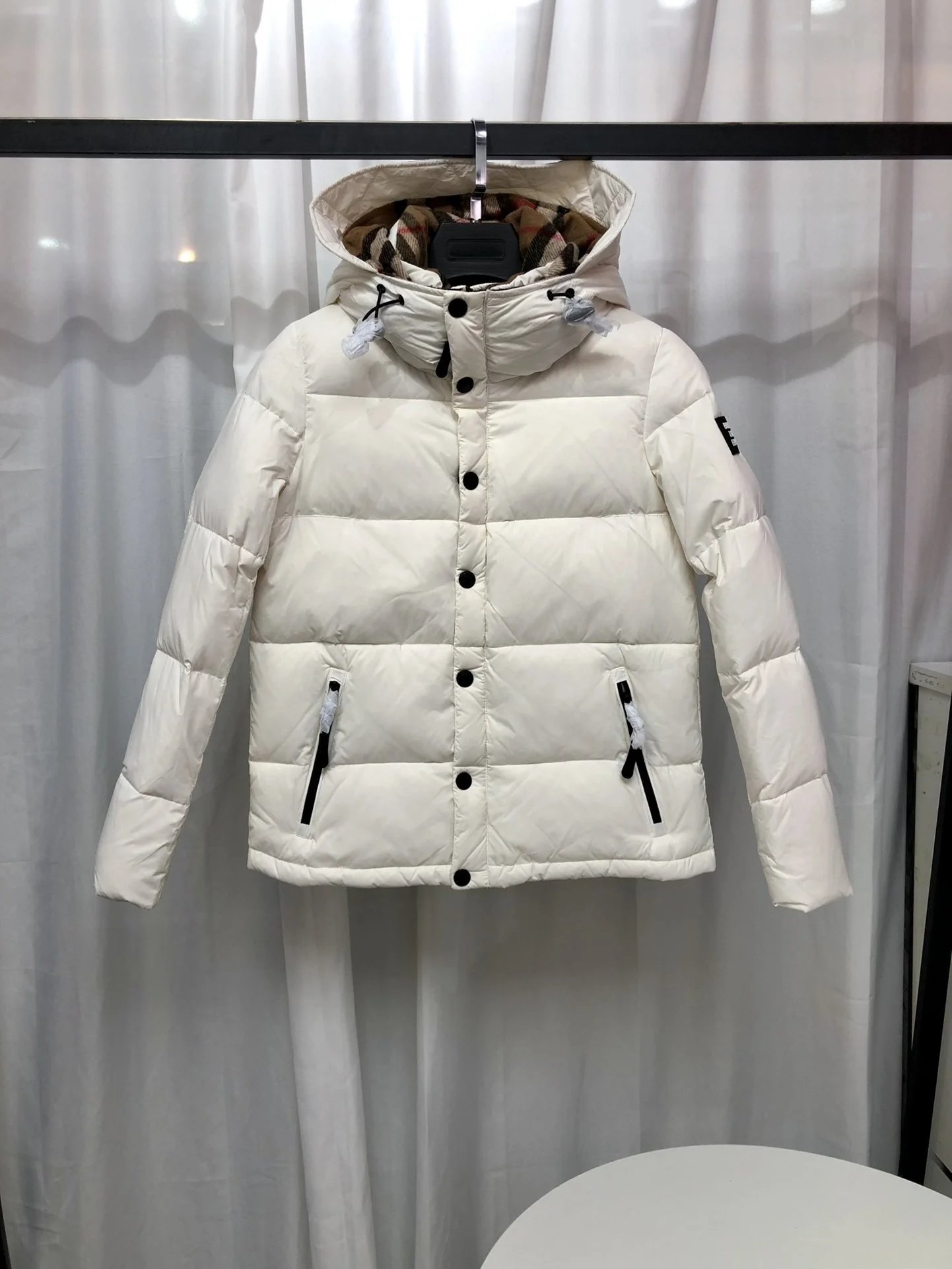 白色White
