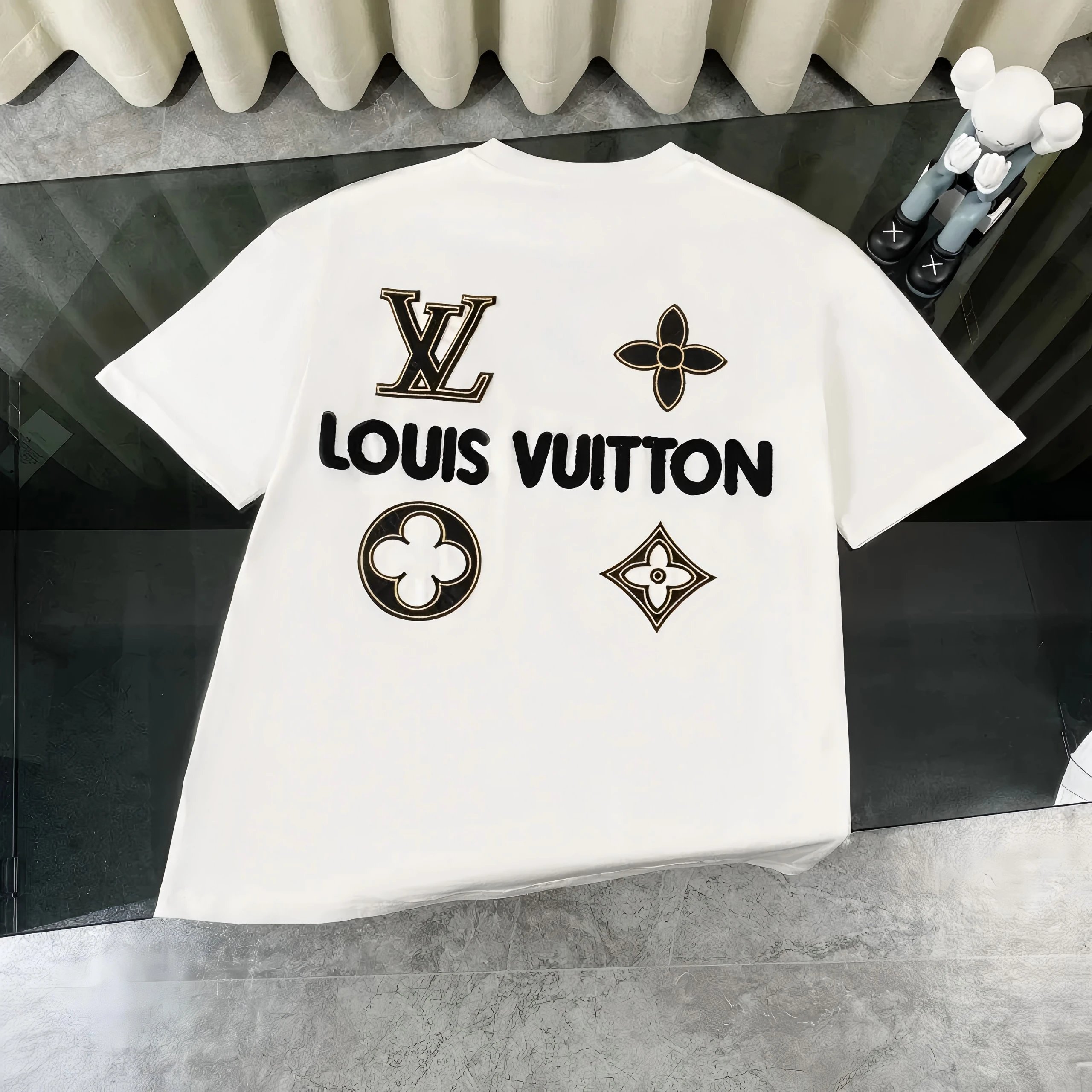 19L*OUIS  V*UITTON