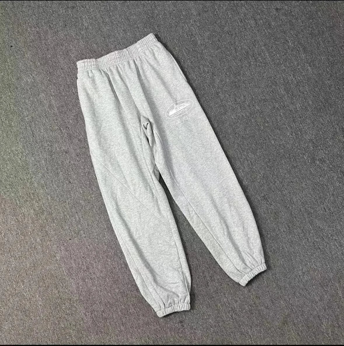 813灰色裤子