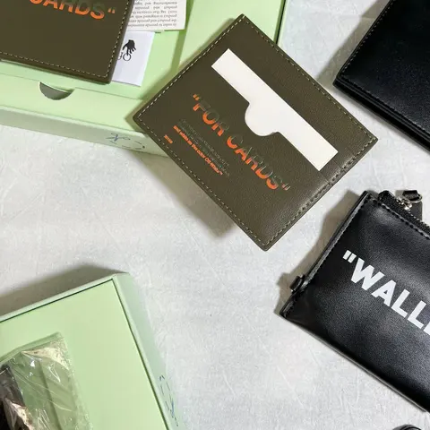 FOR CARDS Card Holder