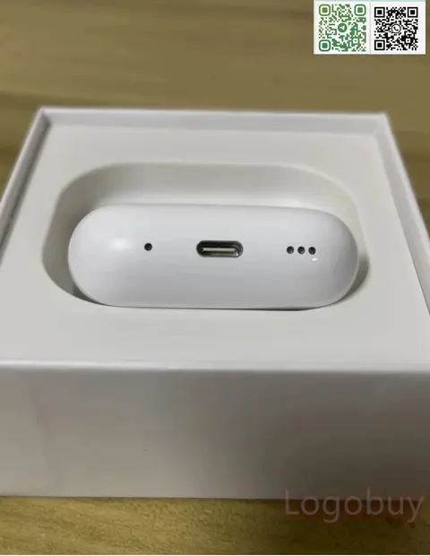 Apple AirPods Charging Case