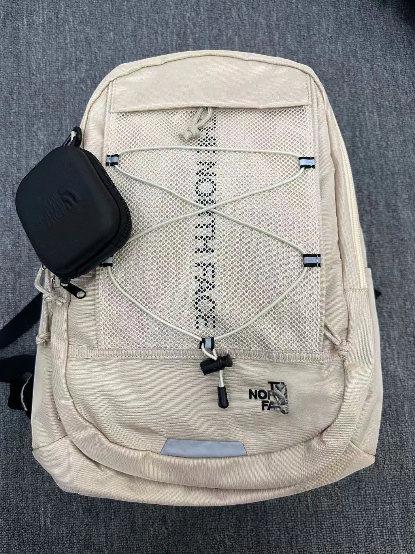 米色32L