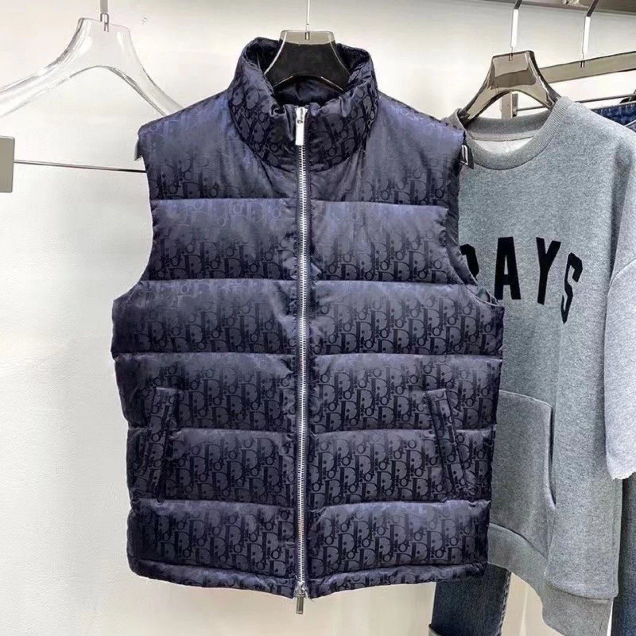 DIOR藏青色