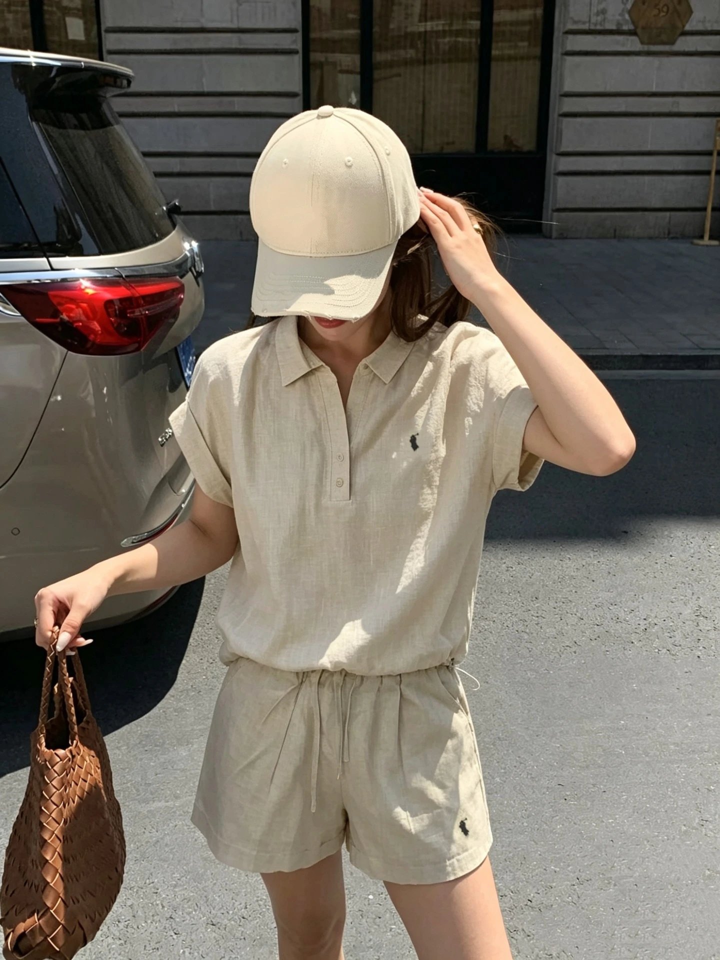 卡其色