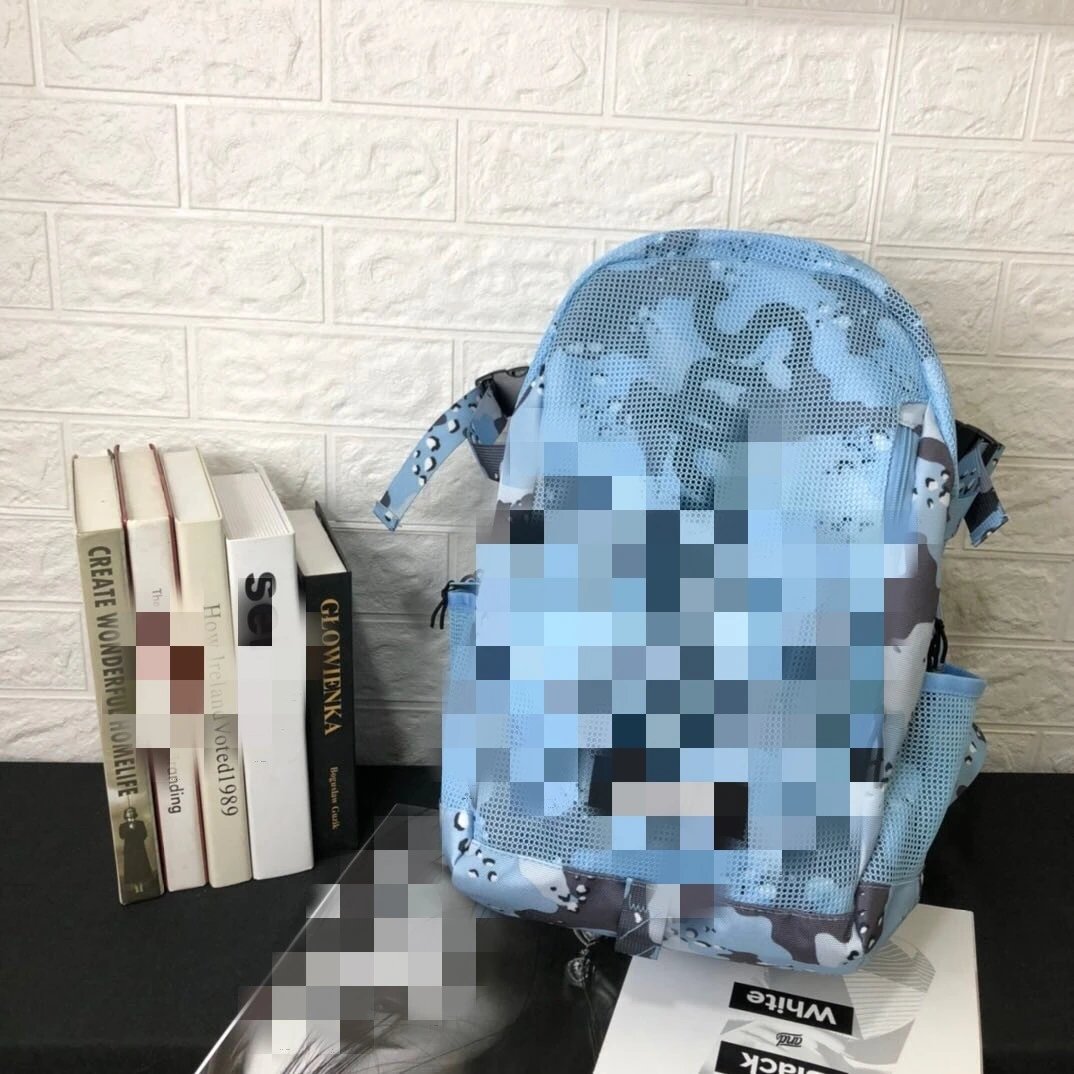 蓝色