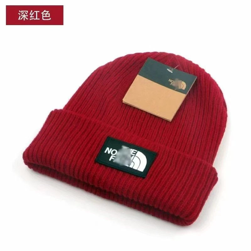 深红色