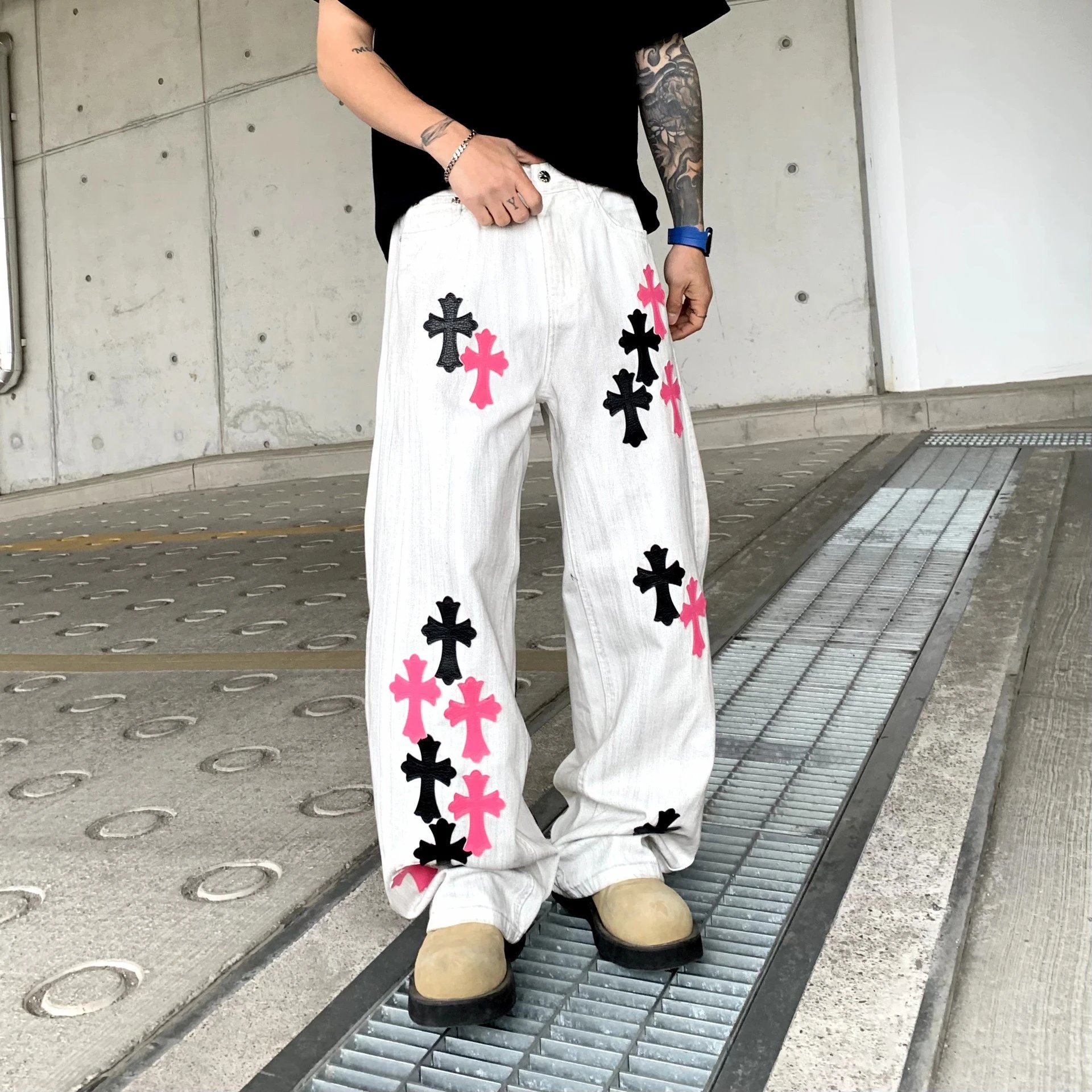 白-黑红1361-2