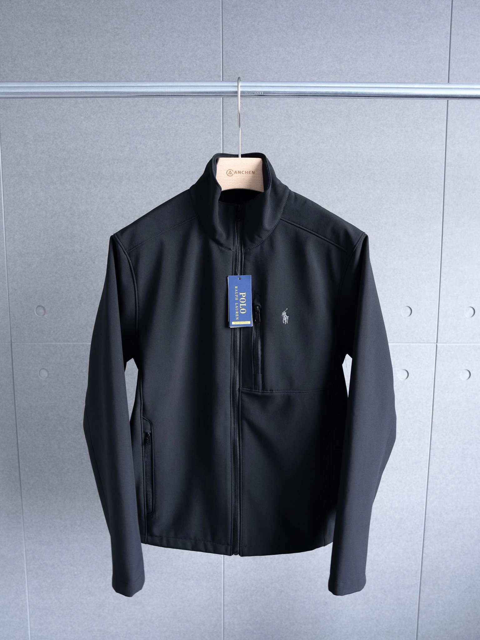 黑色 Black