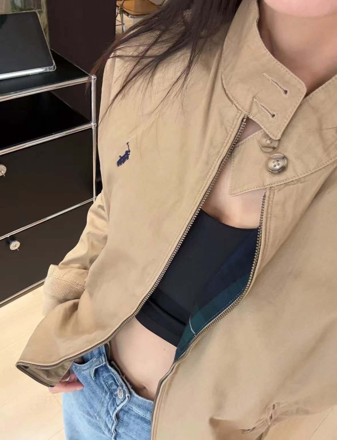 卡其色