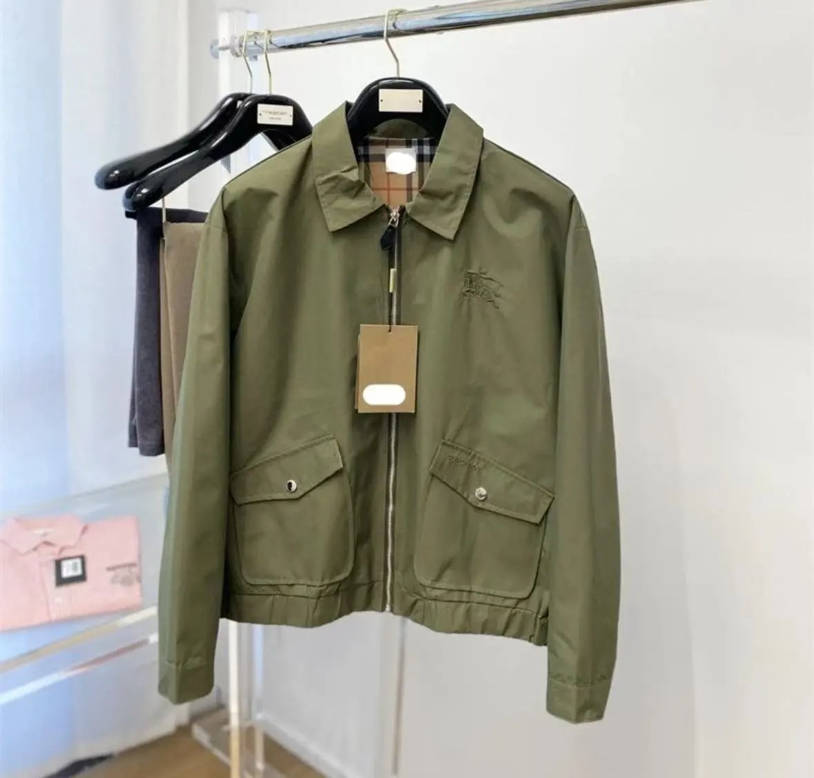 Burberry军绿