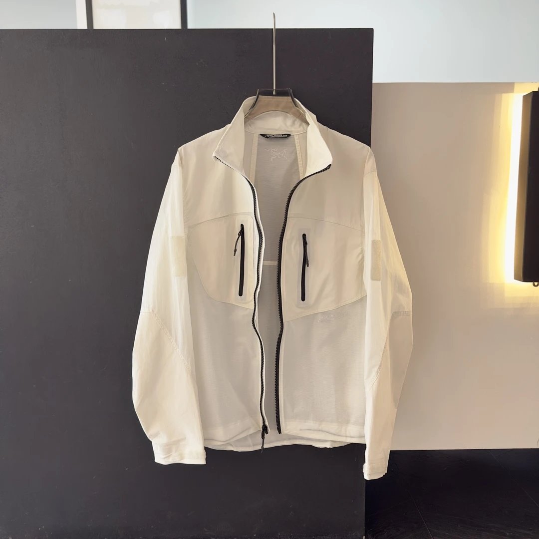 米白色 Off - white