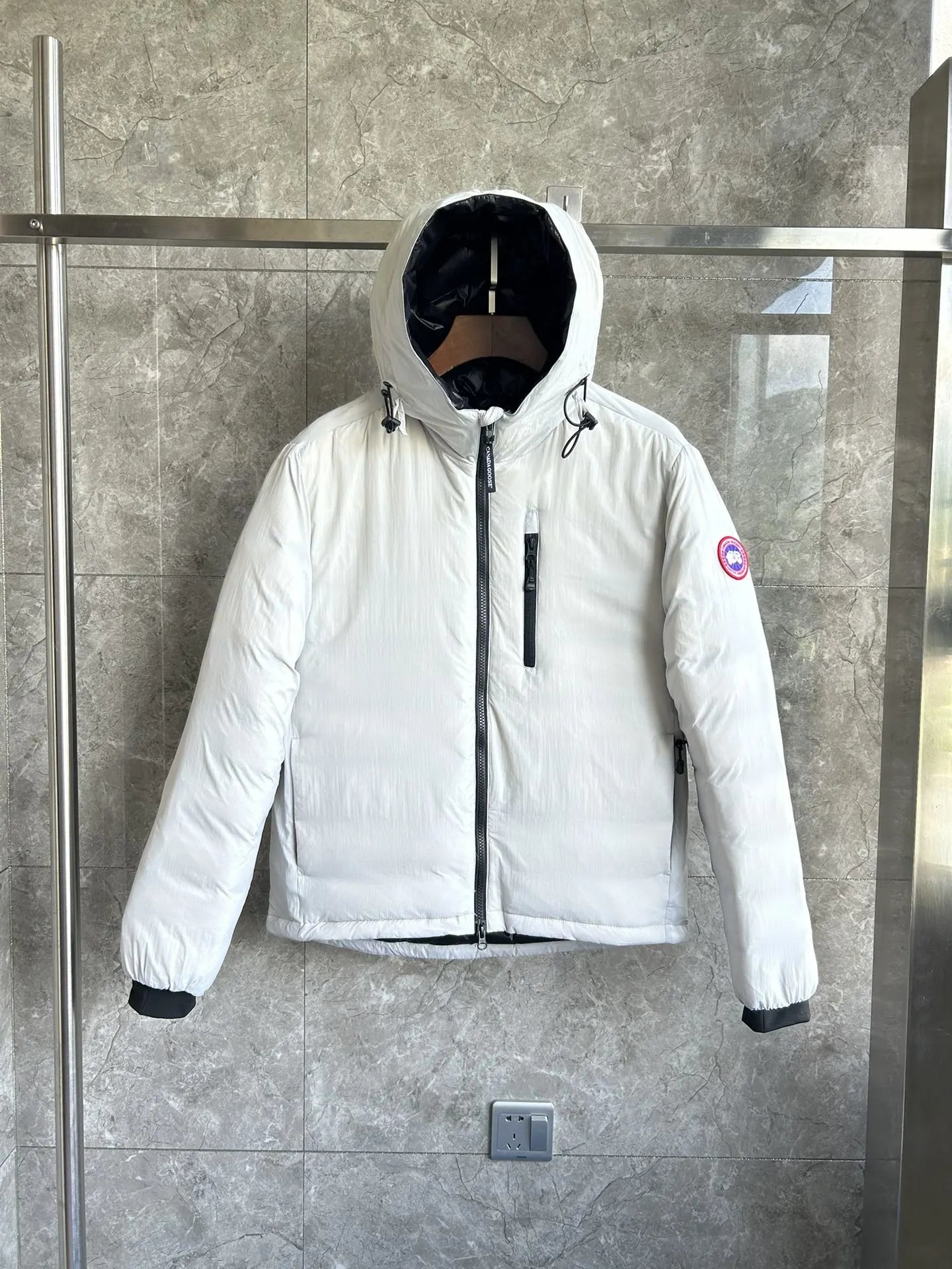 白色White