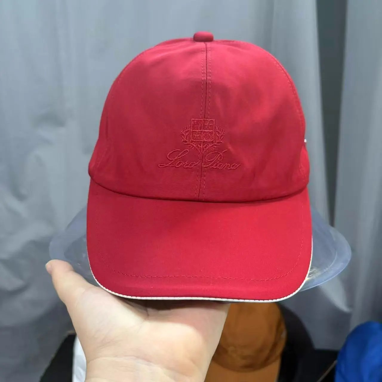 红色