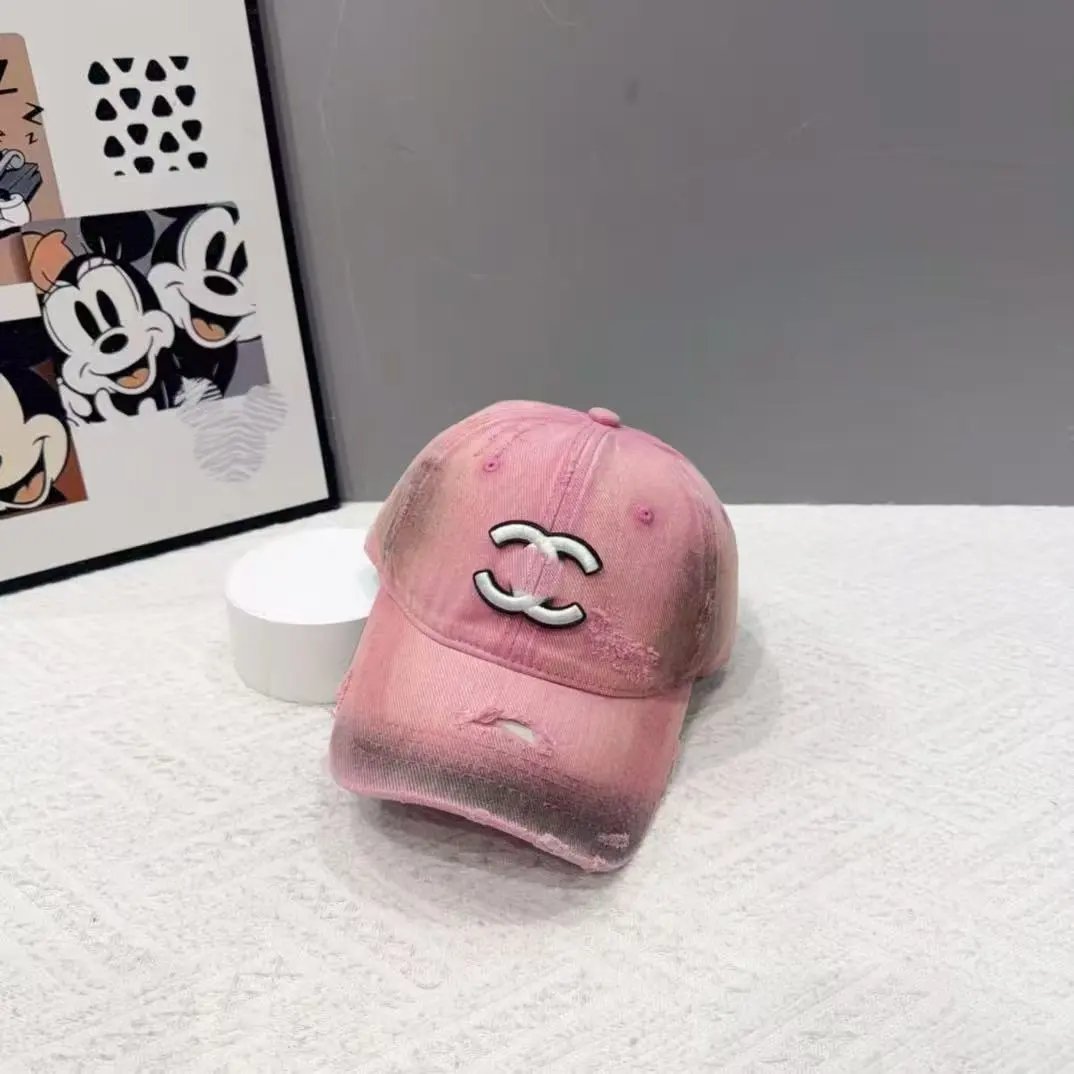 粉红色
