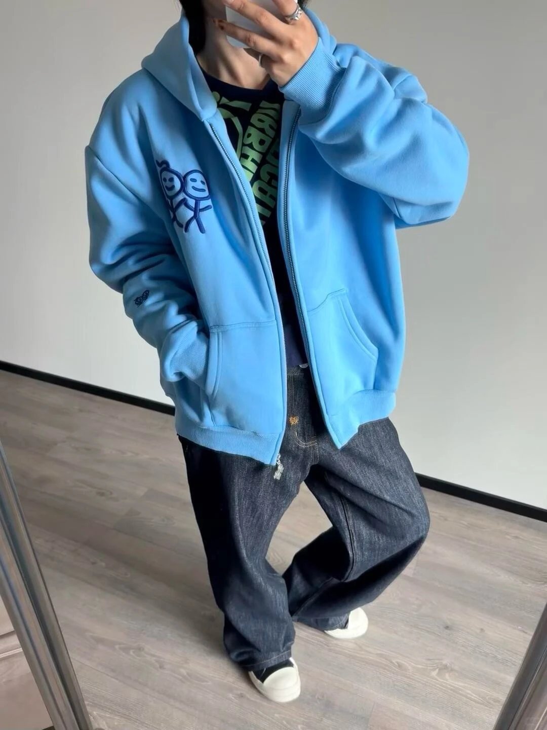 天蓝色