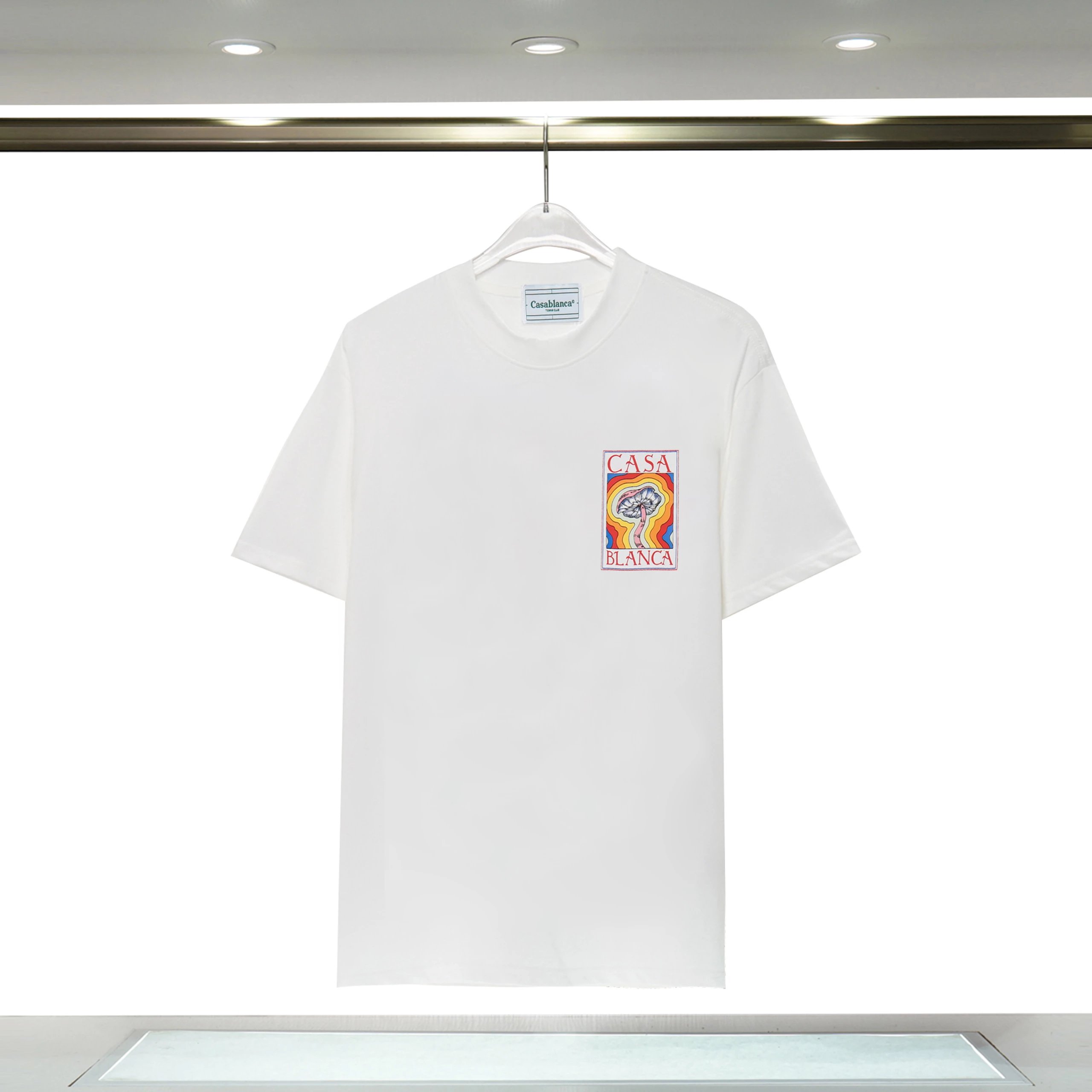 37白色